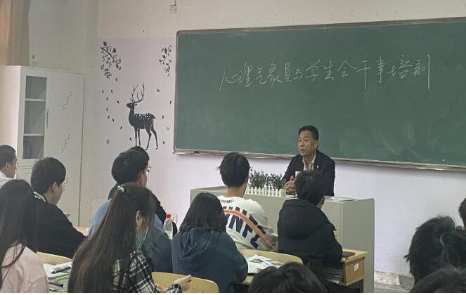 与心同行，心向暖阳