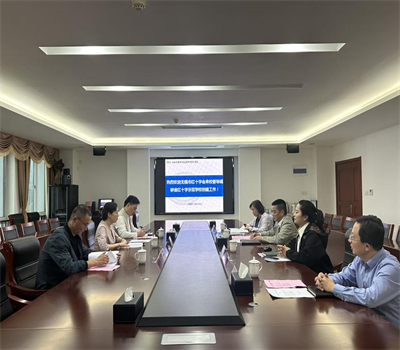 无锡市红十字会党组成员、秘书长蒋燕蓉一行来校调研